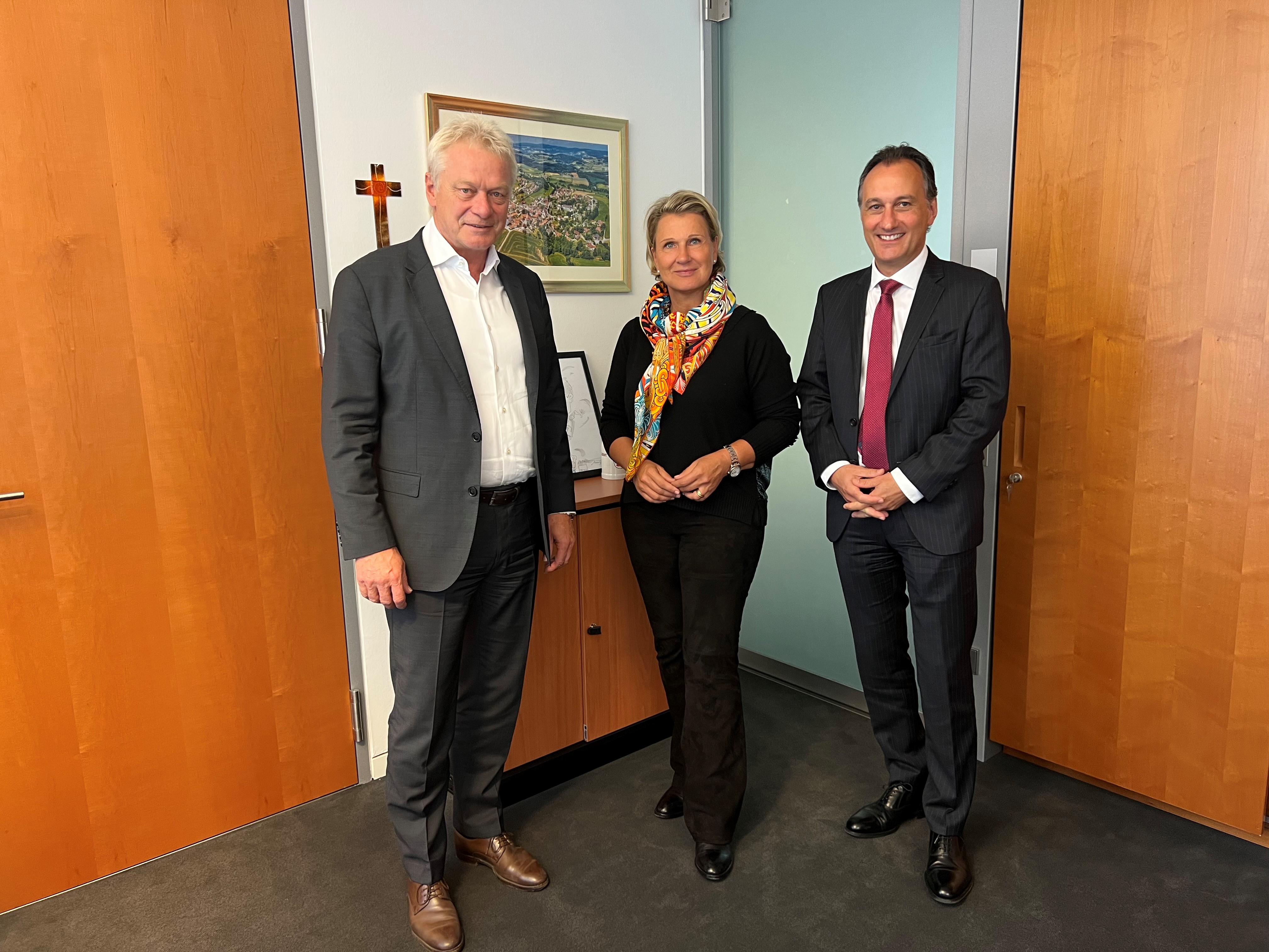 Vergößerung öffnen Iris Bethge-Krauß, Christoph Wengler und Alois Rainer