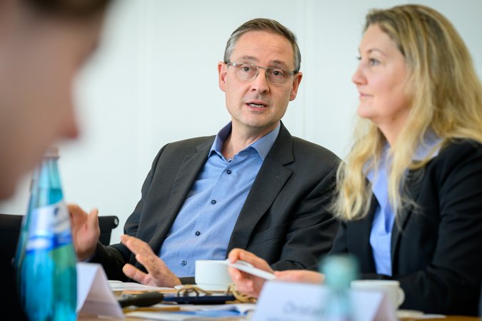 Öffnet eine Lightbox: 