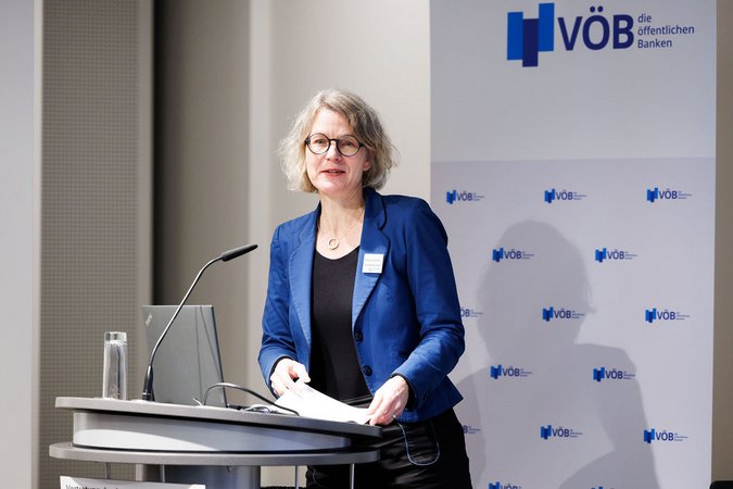 Öffnet eine Lightbox: 