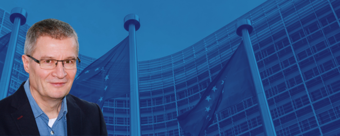 News lesen Portrait von Herrn Hannemann