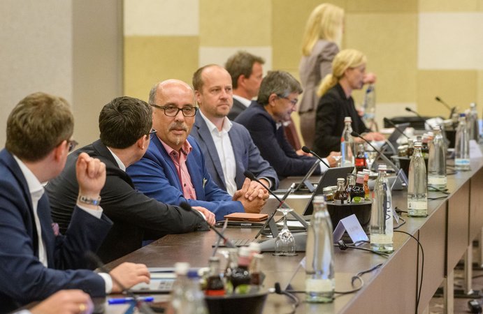 Öffnet eine Lightbox: Verhandlungsdelegation der öffentlichen Banken Verhandlungsdelegation der öffentlichen Banken