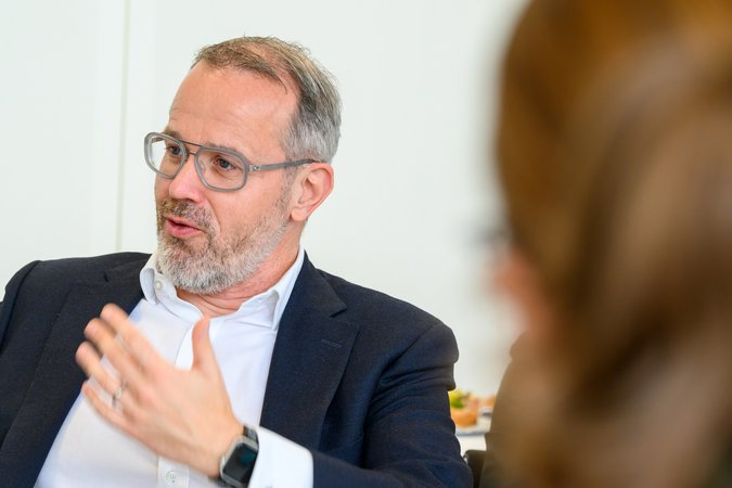 Öffnet eine Lightbox: 