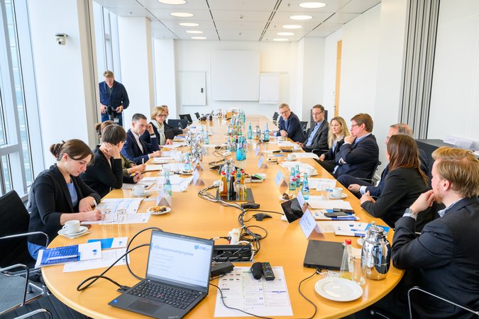 Öffnet eine Lightbox: 