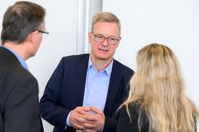 Öffnet eine Lightbox: 