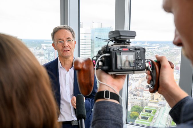 Öffnet eine Lightbox: Uwe Streich (LBBW) im Interview