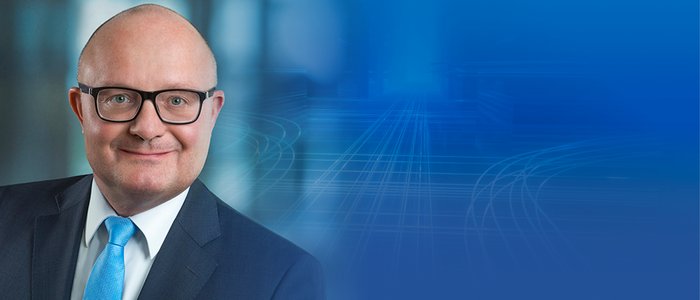 News lesen Portrait von Herrn Gruß