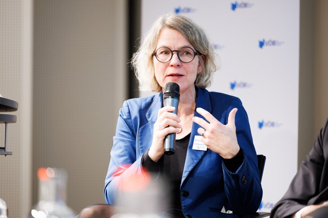 Öffnet eine Lightbox: 