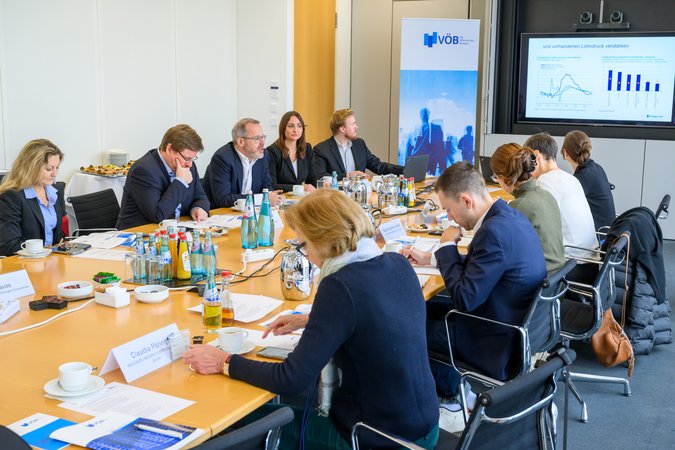 Öffnet eine Lightbox: 