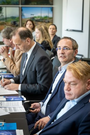 Öffnet eine Lightbox: 