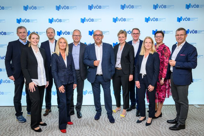 Öffnet eine Lightbox: Die Verhandlungsdelegation der öffentlichen Banken