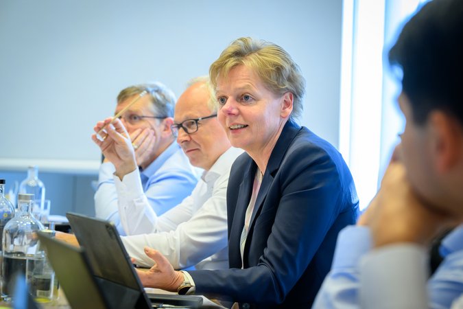 Öffnet eine Lightbox: 