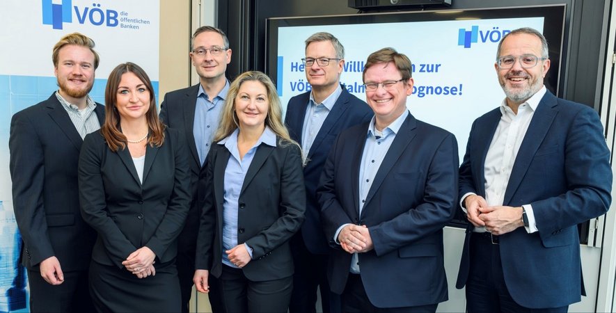 Öffnet eine Lightbox: 