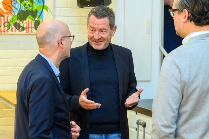 Öffnet eine Lightbox: 