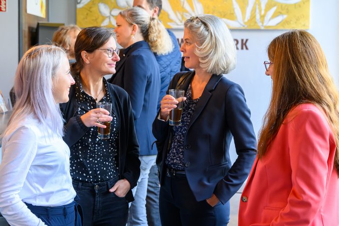 Öffnet eine Lightbox: 