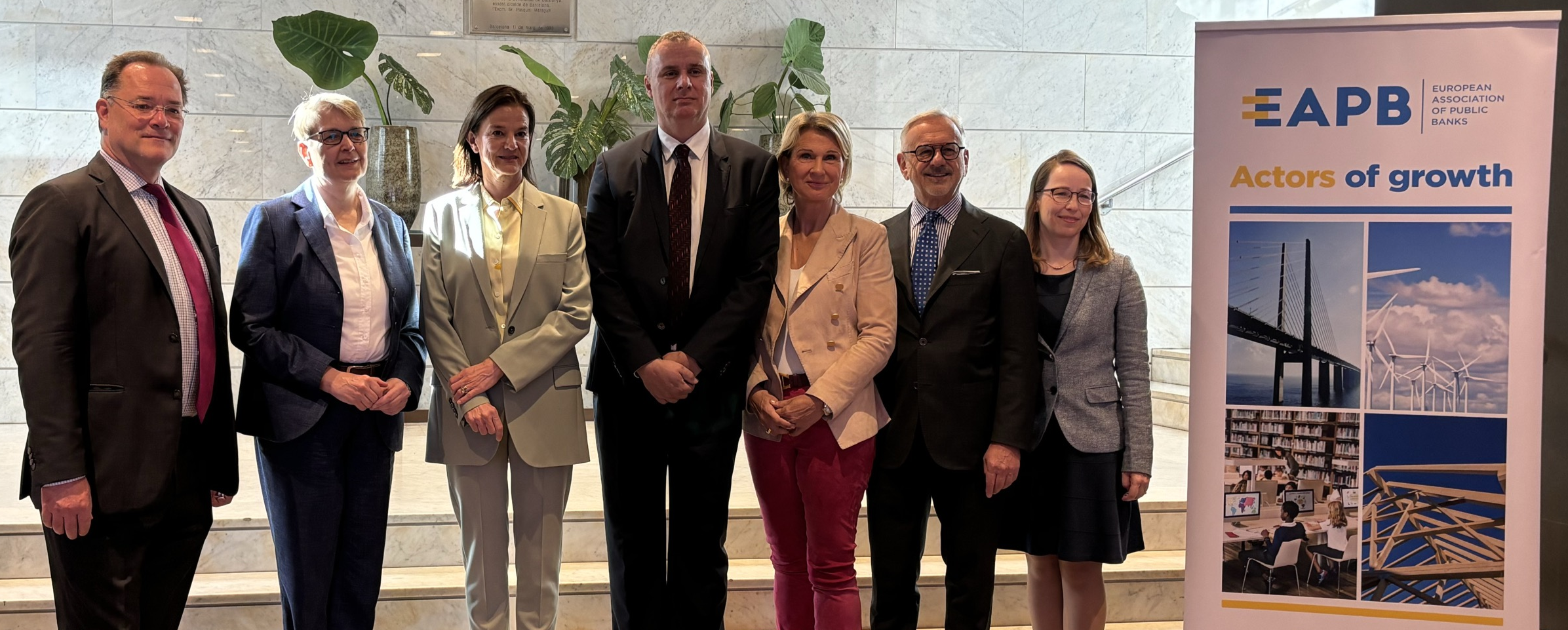 Vergößerung öffnen Gruppenfoto EAPB