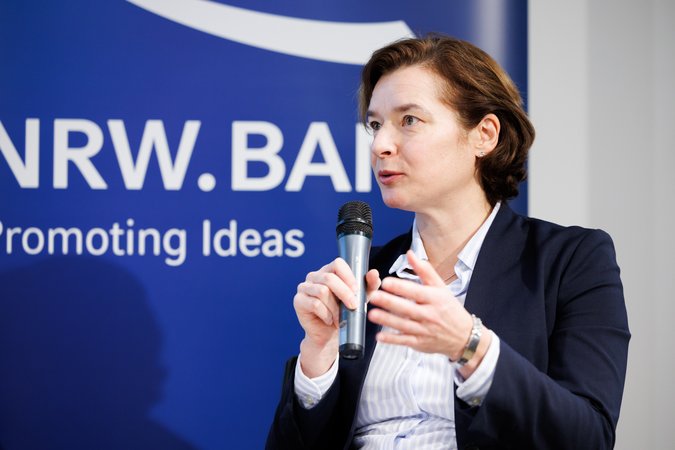 Öffnet eine Lightbox: 