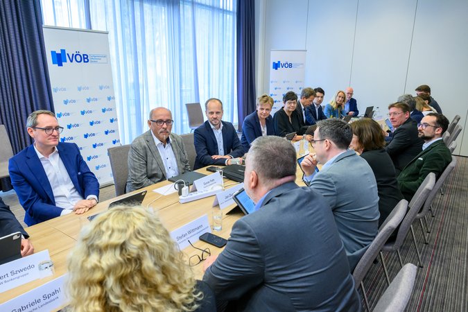 Öffnet eine Lightbox: 